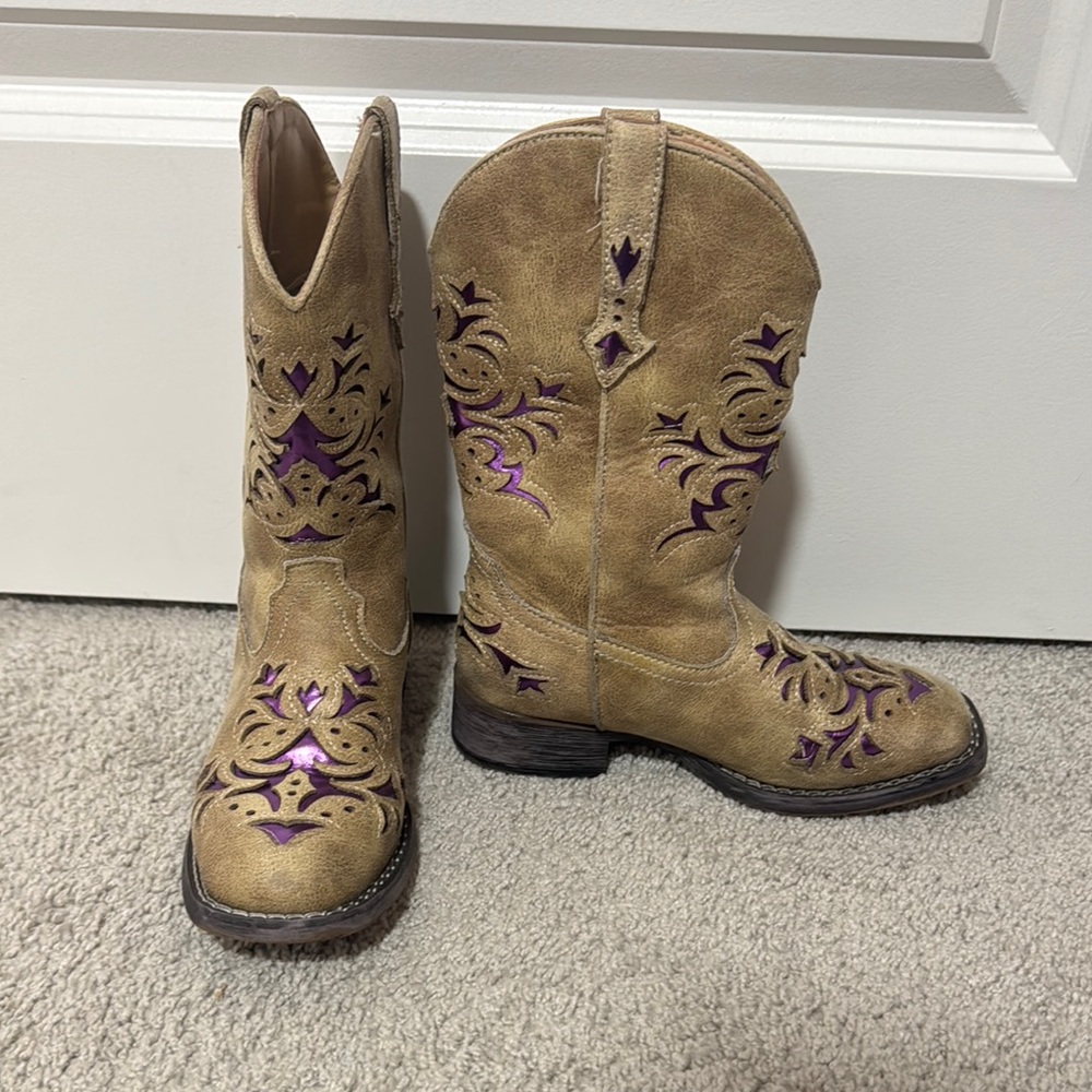 Roper Lola Tan/Purple faux leather Western Boots